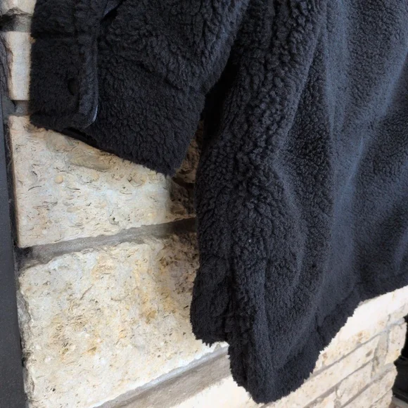Women's UGG Frankie UGGFLUFF Shirt Jacket Black Size L - Picture 7 of 8
